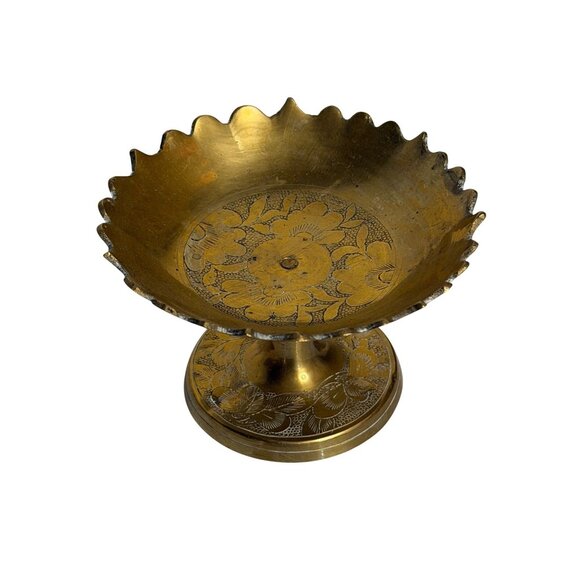 VTG Ornate Solid Brass Pedestal Bowl Footed Etched Floral Dish MCM Centerpiece - Picture 2 of 6